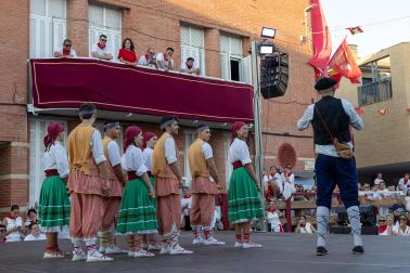 Fotos del paloteado de las fiestas de Fustiñana
