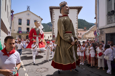 Fotos del inicio de las fiestas de Aoiz 2026