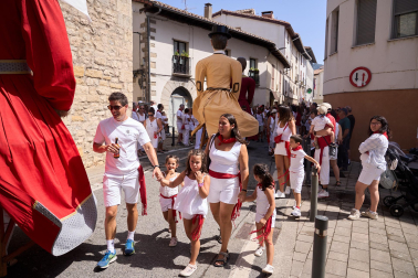Fotos del inicio de las fiestas de Aoiz 2026
