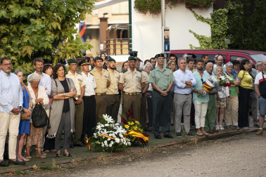 Fotos del homenaje al teniente Casanova, asesinado por ETA hace 26 años
