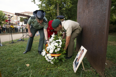 Fotos del homenaje al teniente Casanova, asesinado por ETA hace 26 años
