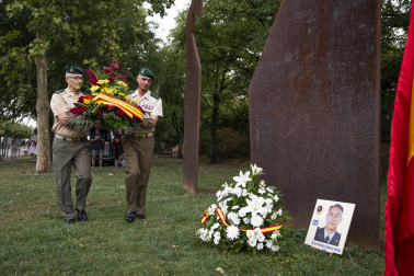 Fotos del homenaje al teniente Casanova, asesinado por ETA hace 26 años