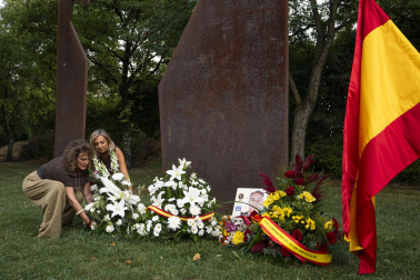 Fotos del homenaje al teniente Casanova, asesinado por ETA hace 26 años