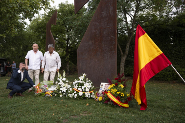 Fotos del homenaje al teniente Casanova, asesinado por ETA hace 26 años