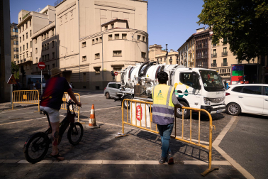 Inicio de los trabajos de asfaltado en la calle Amaya