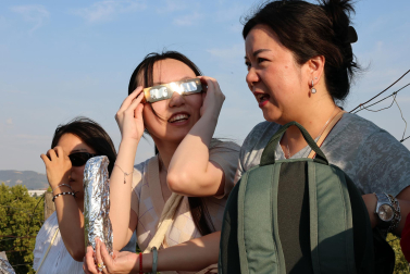Fotos del eclipse solar en Pamplona