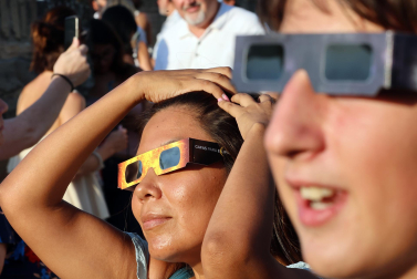 Fotos del eclipse solar en Pamplona
