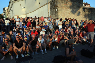 Fotos del eclipse solar en Pamplona