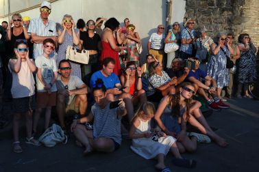 Fotos del eclipse solar en Pamplona