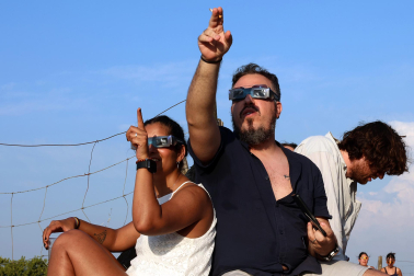 Fotos del eclipse solar en Pamplona