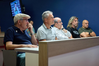 Fotos de la presentación del nuevo fichaje de Osasuna Diego Rico