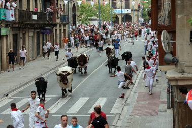 Fotos del primer encierro de las fiestas de Tafalla 2026
