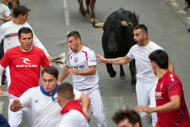 Fotos del primer encierro de las fiestas de Tafalla 2026