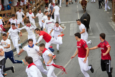Fotos del primer encierro de las fiestas de Tafalla 2026