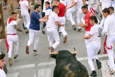 Fotos del primer encierro de las fiestas de Tafalla 2026
