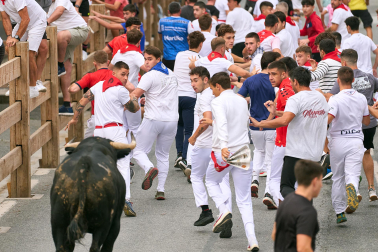 Fotos del primer encierro de las fiestas de Tafalla 2026