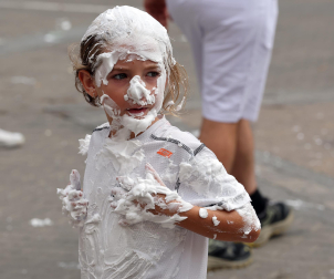 Fotos del cohete de inicio de fiestas en Falces