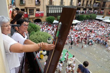 Fotos del cohete de inicio de fiestas en Falces
