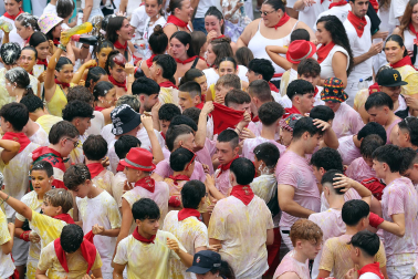 Fotos del cohete de inicio de fiestas en Falces
