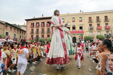 Fotos del cohete de inicio de fiestas en Falces