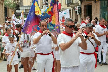 Fotos del cohete de inicio de fiestas en Falces