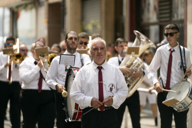 Fotos de la procesión de Burlada en honor a San Juan Bautista