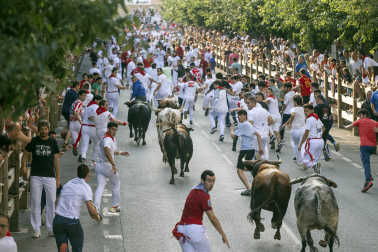 Fotos del segundo encierro de fiestas de Tafalla 2026