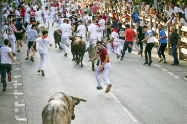 Fotos del segundo encierro de fiestas de Tafalla 2026