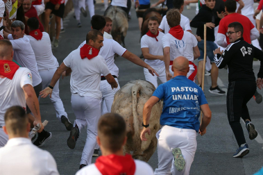 Fotos del segundo encierro de fiestas de Tafalla 2026