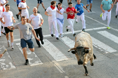 Fotos del segundo encierro de fiestas de Tafalla 2026