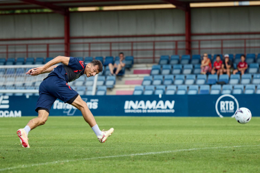 Fotos del entrenamiento de este domingo de Osasuna en Tajonar