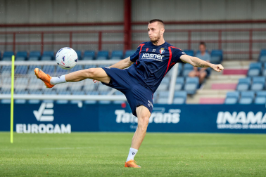 Fotos del entrenamiento de este domingo de Osasuna en Tajonar