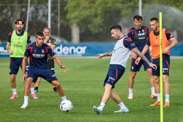 Fotos del entrenamiento de este domingo de Osasuna en Tajonar