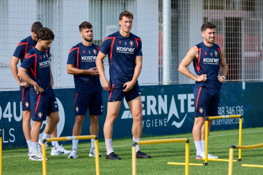 Fotos del entrenamiento de este domingo de Osasuna en Tajonar