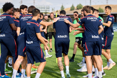 Fotos del entrenamiento de este domingo de Osasuna en Tajonar
