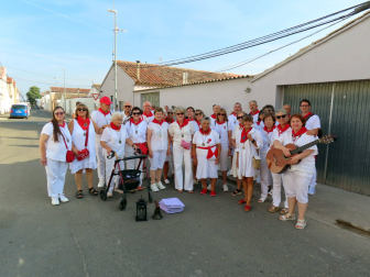 Imagen de los participantes en el canto de la Aurora que abrió los actos del día grande de las fiestas de Murchante