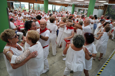 Comida en el día del mayor en fiestas de Tafalla