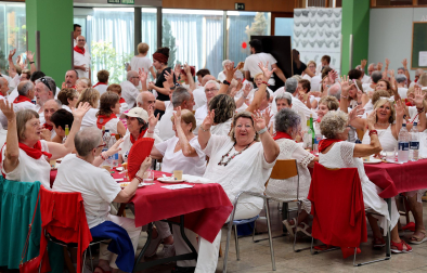 Comida en el día del mayor en fiestas de Tafalla