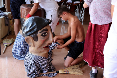 Fotos del cohete de fiestas de Oteiza