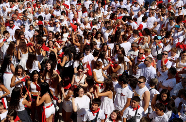 Fotos del cohete de fiestas de Oteiza