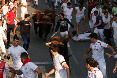 Fotos del sexto y último encierro de Tafalla 2026