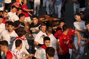 Fotos del sexto y último encierro de Tafalla 2026