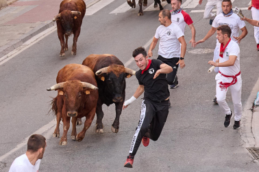 Fotos del sexto y último encierro de Tafalla 2026