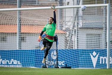 Fotos del entrenamiento de Osasuna este jueves en Tajonar