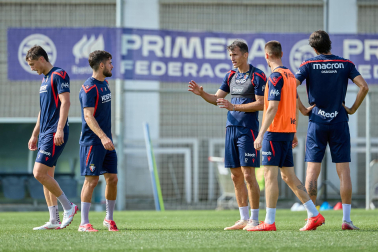 Fotos del entrenamiento de Osasuna este jueves en Tajonar