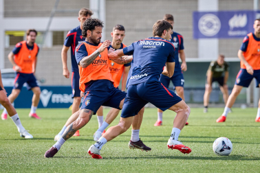 Fotos del entrenamiento de Osasuna este jueves en Tajonar