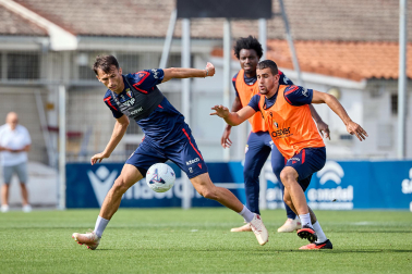 Fotos del entrenamiento de Osasuna este jueves en Tajonar