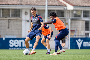 Fotos del entrenamiento de Osasuna este jueves en Tajonar