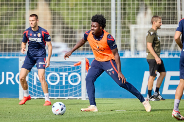 Fotos del entrenamiento de Osasuna este jueves en Tajonar