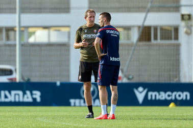 Fotos del entrenamiento de Osasuna este jueves en Tajonar